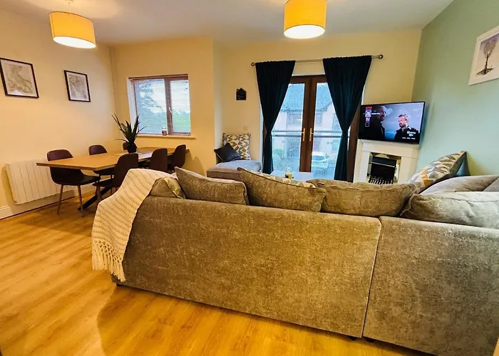 בית נופש Harbourview House Killaloes Newest קילאלו