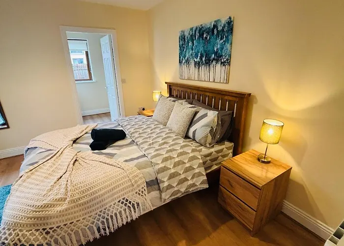 בית נופש Harbourview House Killaloes Newest קילאלו